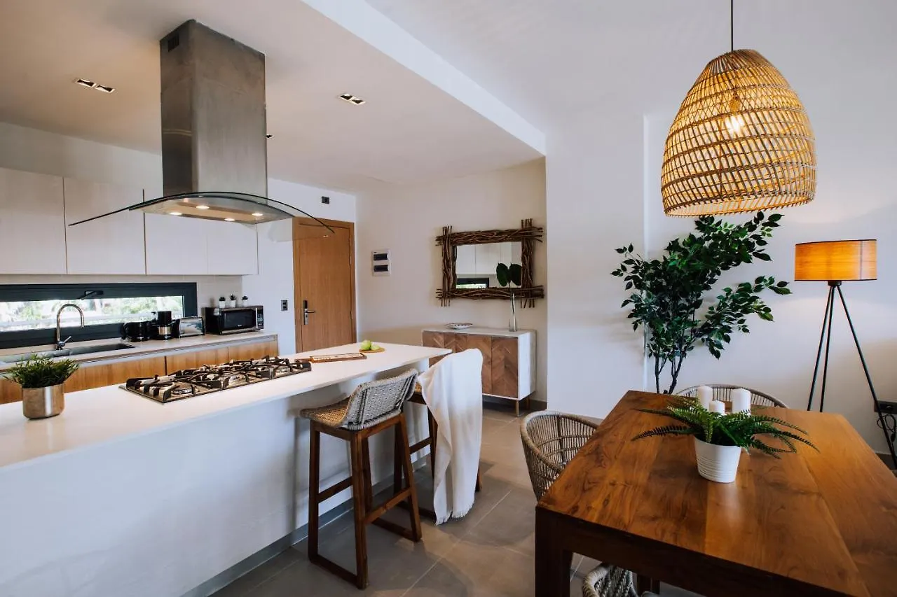 Gorgeous Apartment With Private Picuzzi Steps From Punta Cana