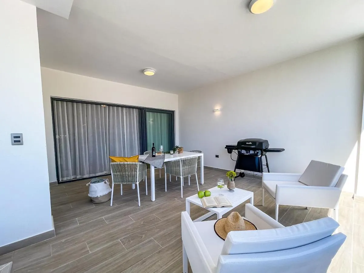 Gorgeous Apartment With Private Picuzzi Steps From Punta Cana