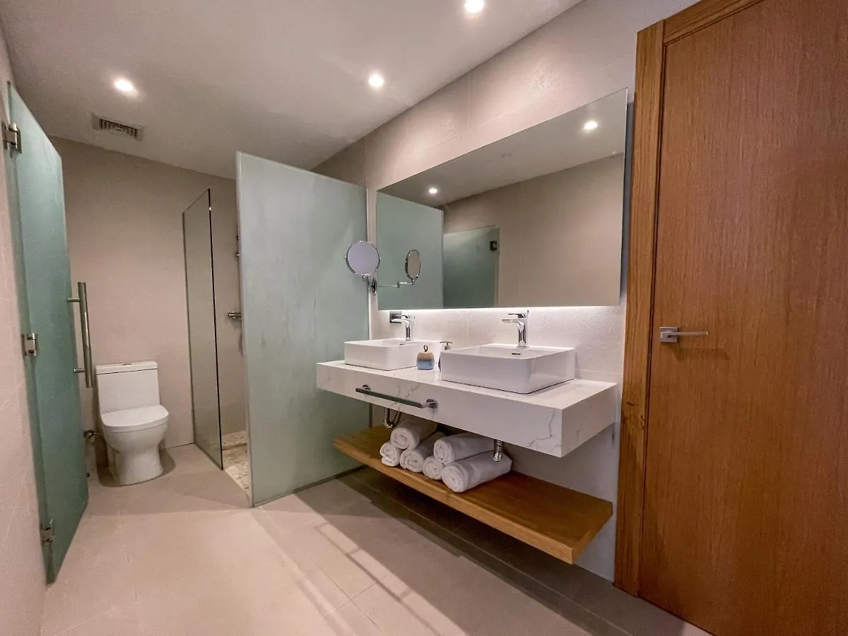 Gorgeous Apartment With Private Picuzzi Steps From Punta Cana
