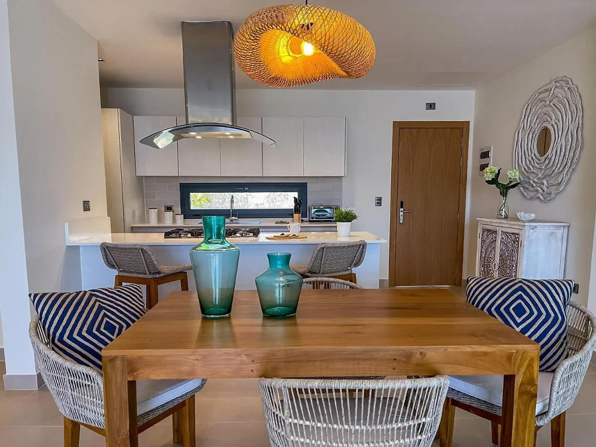 Gorgeous Apartment With Private Picuzzi Steps From Punta Cana