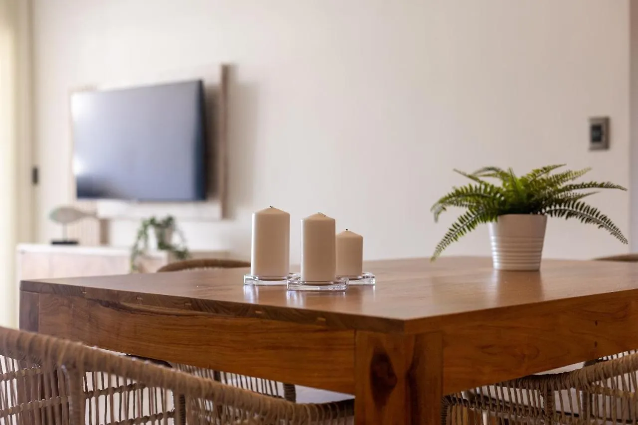 Gorgeous Apartment With Private Picuzzi Steps From 푼타 카나
