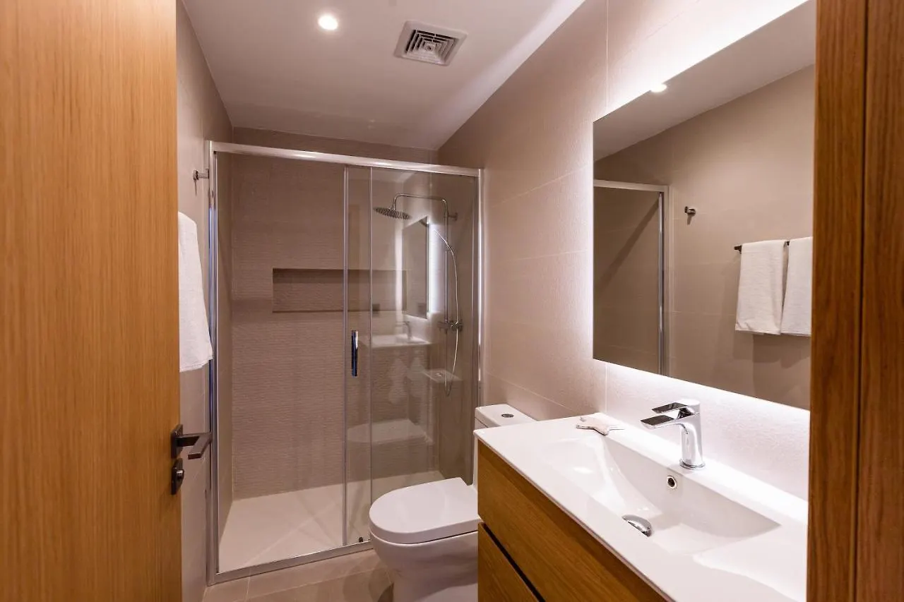 Gorgeous Apartment With Private Picuzzi Steps From 푼타 카나