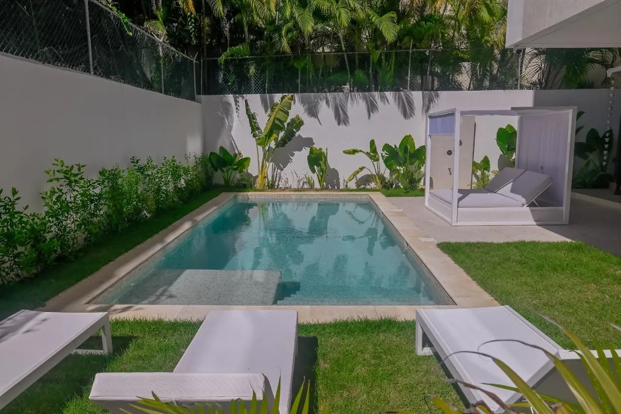 Gorgeous Apartment With Private Picuzzi Steps From 푼타 카나